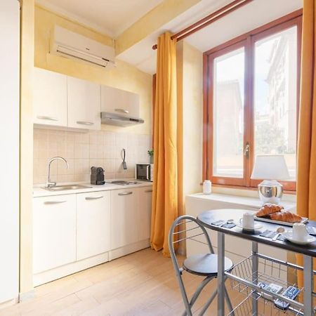 Private Suite In A Guest House With Private Bathroom N3 로마 외부 사진