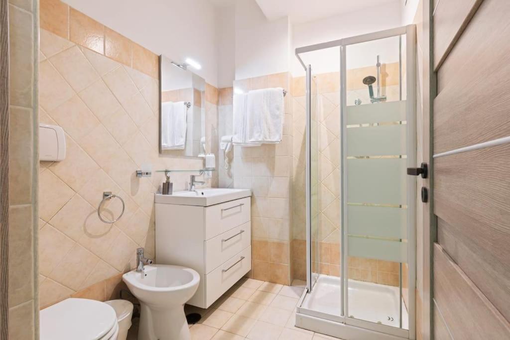 Private Suite In A Guest House With Private Bathroom N3 로마 외부 사진